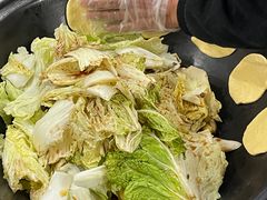 -粘豆包柴火铁锅炖