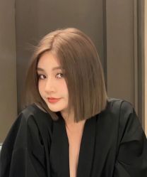 -变画·发型STUDIO