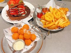-W COLLECTIVE  DESSERT SHOP