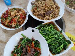 -华威达牛庄(黄埔大道西店)