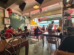 -Dang restaurant (patong phuket)