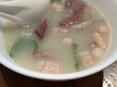 -老天桥酱肉烧饼夹肘子(天桥店)