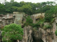 就是大石头-蛇蟠岛