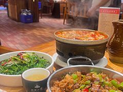 -老滇山寨•云南特色菜•地方菜•民族风情歌舞表演(金碧店)