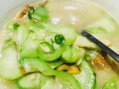 -费大厨辣椒炒肉(万家丽一店)