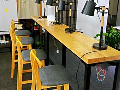 -两知·自习室(三峡广场总店)