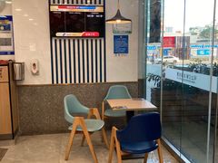 等位区-达美乐比萨(深圳广厦路店)
