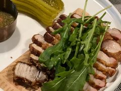炸五花肉配泰式酸辣汁-NG PASTA吴居·中华意面(南头古城店)