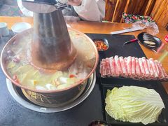 -果松木炭酸菜铜火锅·外婆参鸡汤