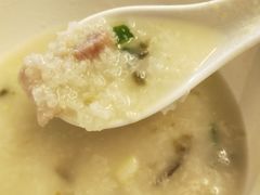 皮蛋瘦肉粥-伍湛记 · 广州老字号(龙津中路店)