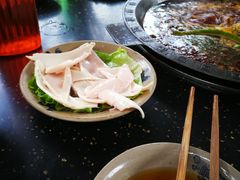 -茅草房·河畔园林火锅