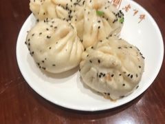 鲜肉生煎-老半斋(福州路店)