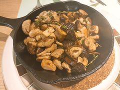橄榄油煎蘑菇-幸薈飯堂