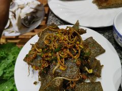 凉粉皮-宏宏无烟石板烧烤