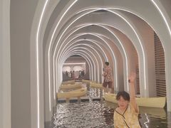 -涨巢·潮玩水疗局