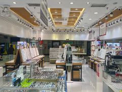 -美式眼镜·授权蔡司.依视路.尼康.豪雅.明月(人民广场店)