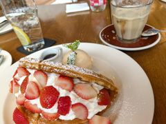 -ROAST coffee & eatery