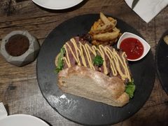 -HIGH FIVE哈福手工汉堡(桂林路店)