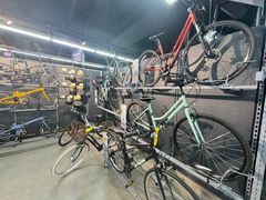 -迪卡侬(西三旗店)