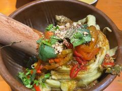 -老滇山寨•云南特色菜•地方菜•民族风情歌舞表演(金碧店)