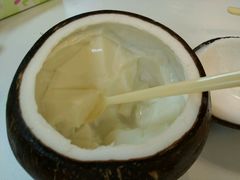 -志龙皇冠吃货椰子铺