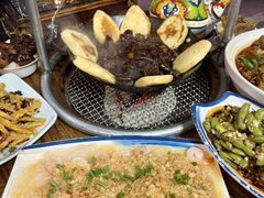-霄汉牛三鲜湖北砂锅菜(万松园2店)