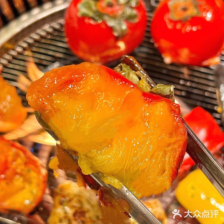 汕头这家烤肉店有烤柿子‼️爆浆一口biu汁[流泪]
