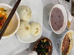 肥肠面-李与白包子铺(桐梓林店)