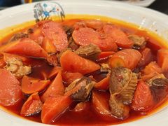 胡萝卜烧牛腩-月圆霖特色农家乐