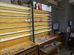 -优医视平价眼镜蔡司依视路折扣工厂店(德胜门店)