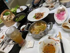 -红鼎豆捞·非遗鲍皇汤火锅(宝丰路店)