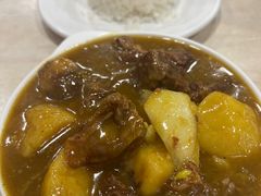 咖喱牛腩跟饭-喜莲咖啡