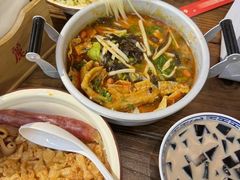 -丽丽三鲜螺蛳粉(田林路店)