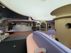 -奈尔宝·国风主题儿童乐园·亲子餐厅(豫园商城店)