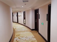 -深圳君逸国际酒店(龙岗横岗塘坑地铁站店)