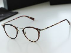 -目艮眼镜SHOWROOM(品牌集合店)
