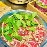 不是吧，南方小土豆在北京也能吃到正宗齐齐哈尔烤肉🍖！！