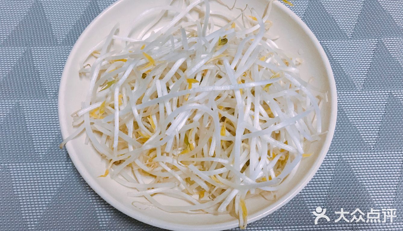 超简单快手又润肠通便的绿豆芽炒蒜苗