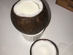 -志龙皇冠吃货椰子铺