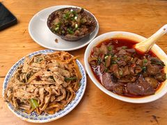 -十一街苍蝇馆子转经消江湖菜(九眼桥十一街店)