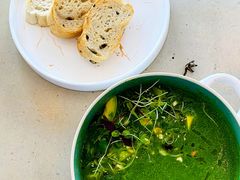 花园牛油果汤-The Rug Cafe(王府中环店)