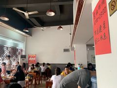 大堂-黄师奶甜品店