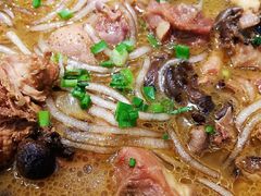 小鸡炖蘑菇-李老哈·东北菜(宋园路店)