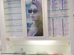 -提一眼镜·蔡司·依视路(小寨店)