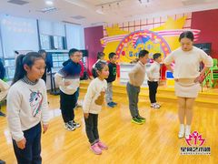 -蓝话筒·少儿成人演讲口才·主持朗诵·戏剧表演(大华第一坊店)