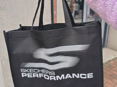 -SKECHERS 斯凯奇(上海国际时尚中心店)