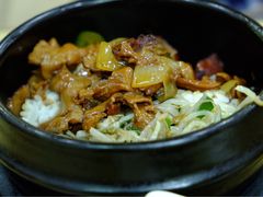 黑椒牛柳煲仔饭-梅园食堂