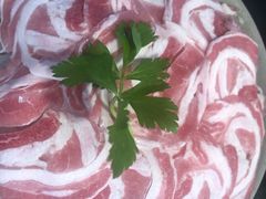 -茅草房·河畔园林火锅