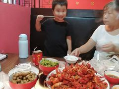 -虾弄弄海派小龙虾·牛羊蝎子火锅