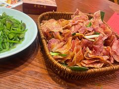 -老滇山寨•云南特色菜•地方菜•民族风情歌舞表演(金碧店)